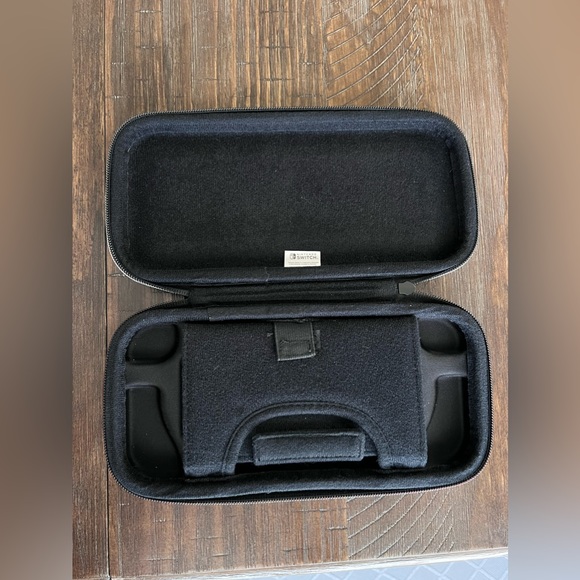 Nintendo Switch Case - Picture 3 of 4